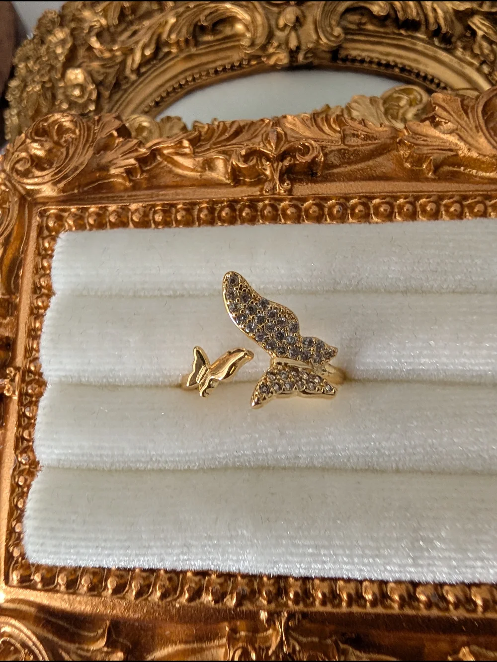 Gold Butterfly Pavé Ring Size: 6